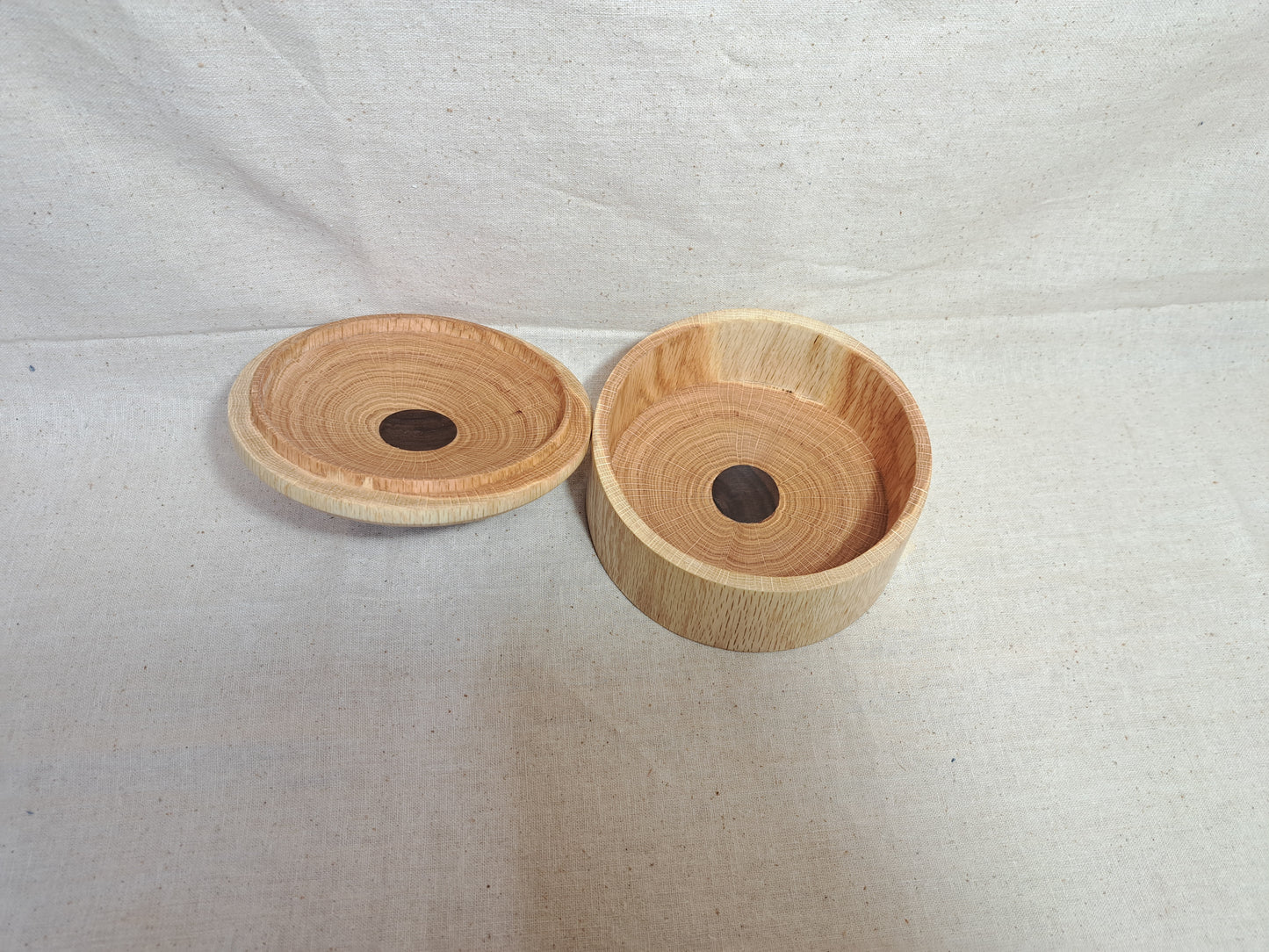 #154 Oak box with Walnut knob