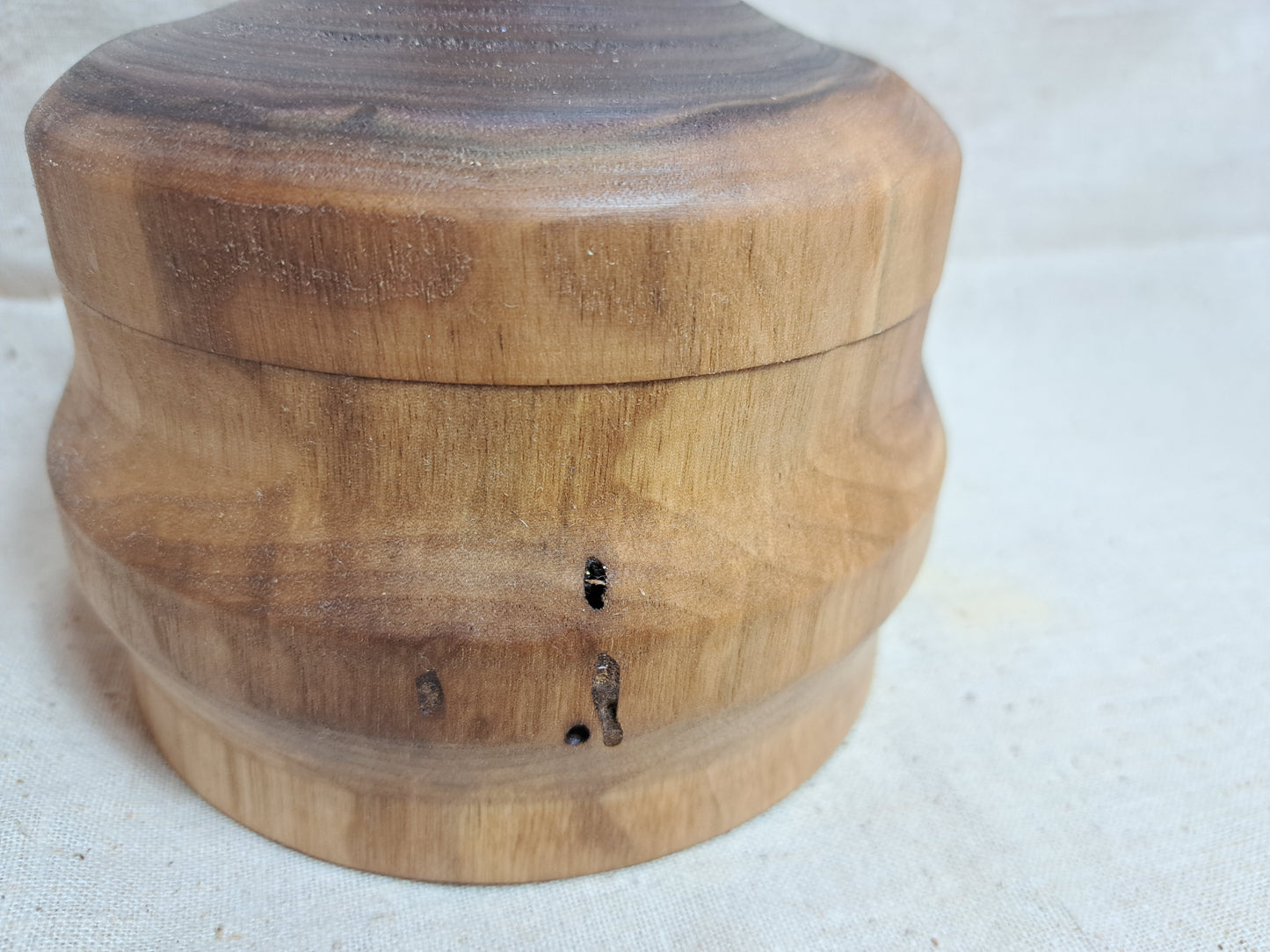 #78 Walnut box with Maple knob