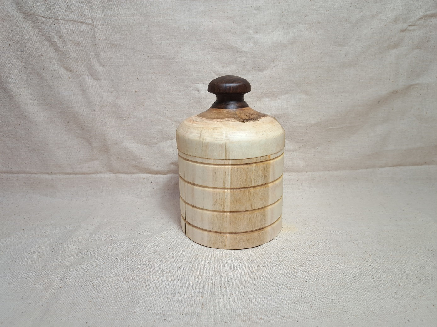 #162 Maple Box with walnut knob