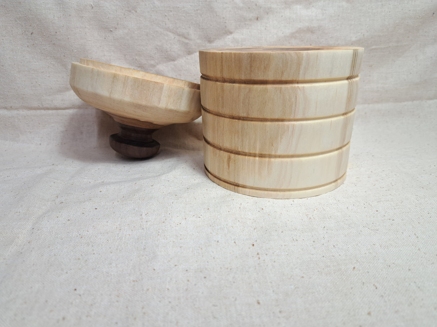 #162 Maple Box with walnut knob