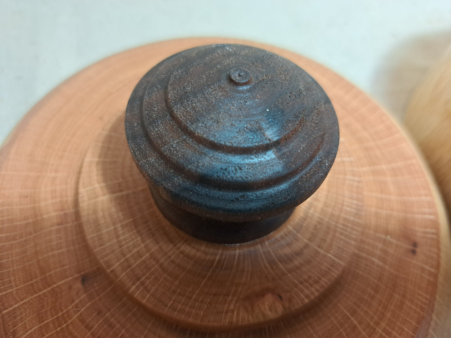 #154 Oak box with Walnut knob