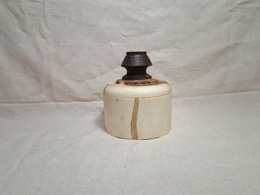 #160 Maple box with Walnut knob