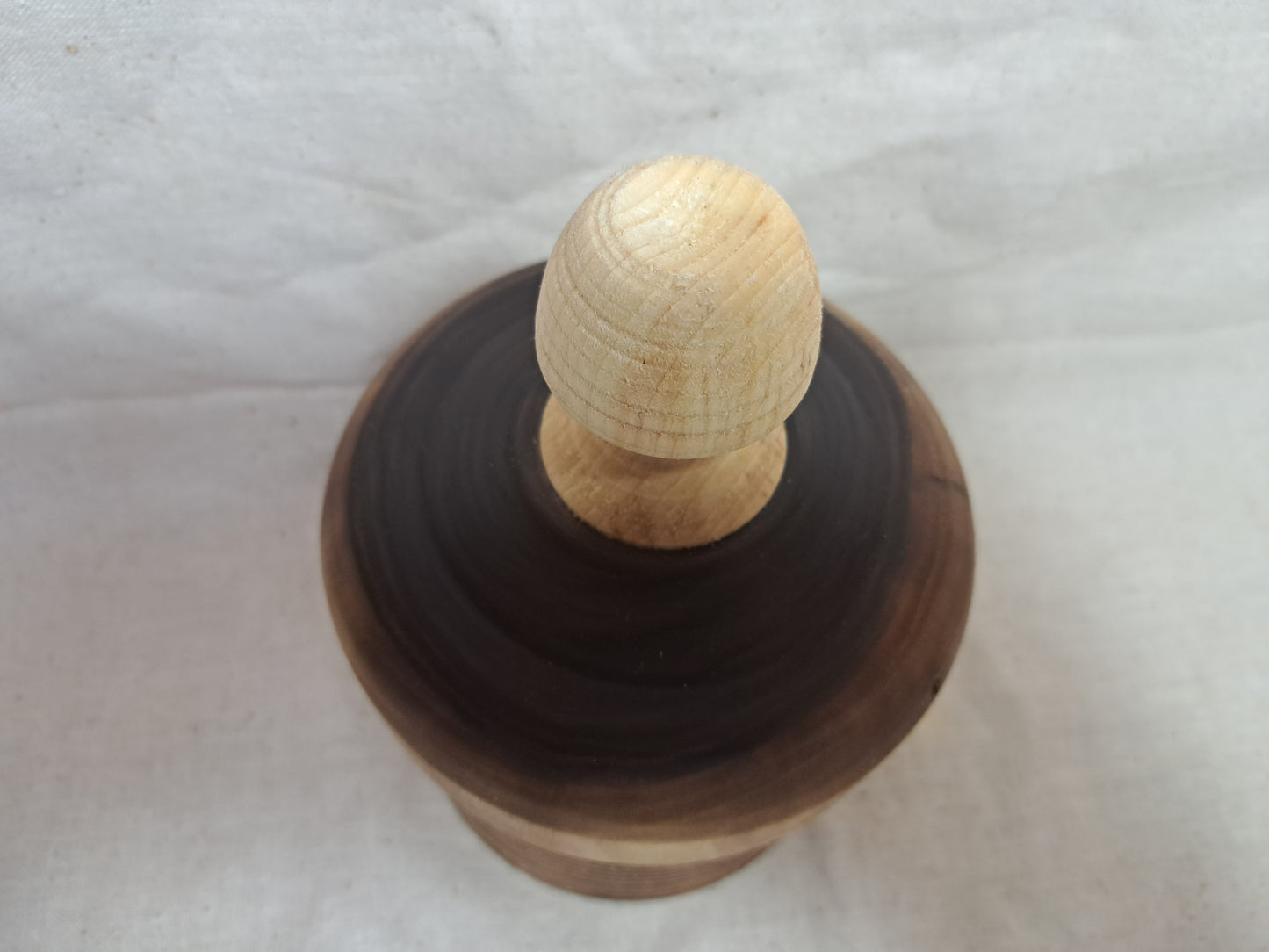 #77 Walnut box with Maple knob