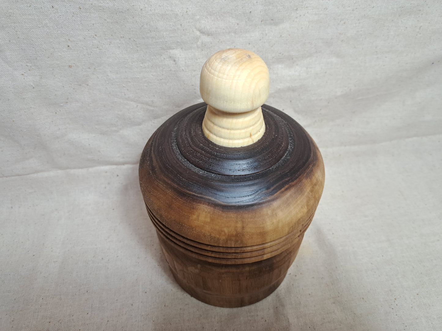 #75 Walnut box with Maple knob