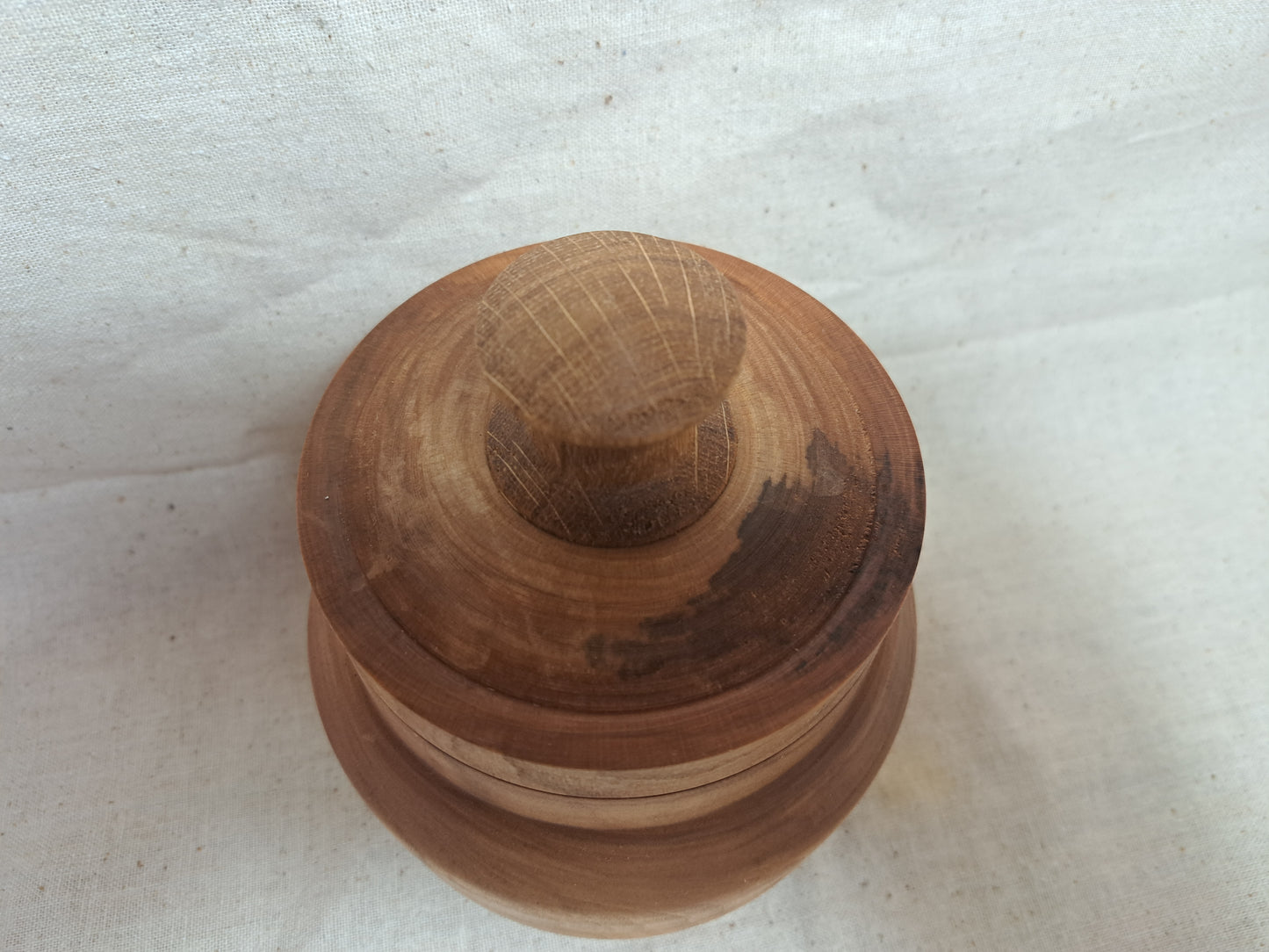 #158 Cherry box with Oak knob