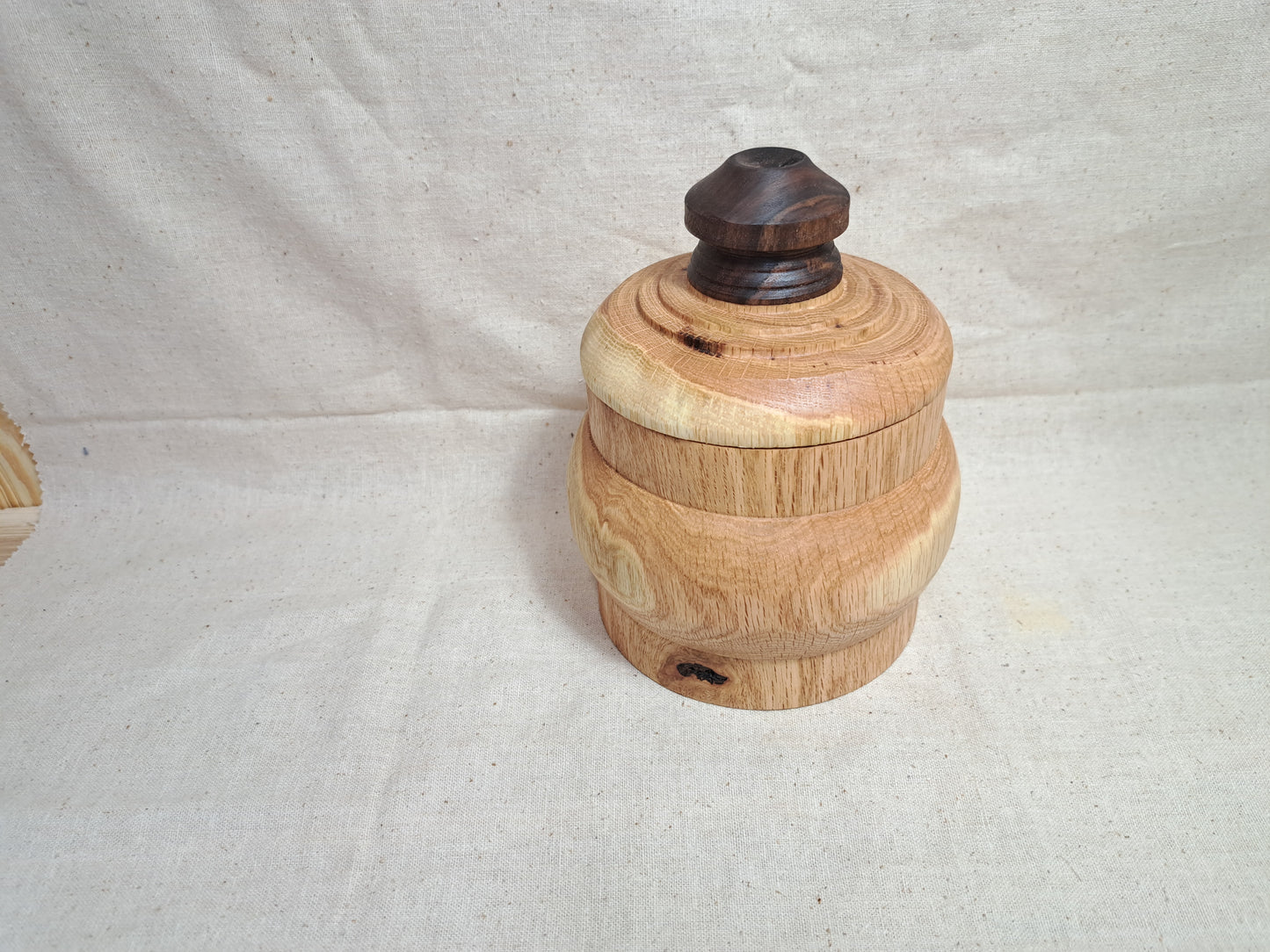 #155 Oak box with Walnut knob