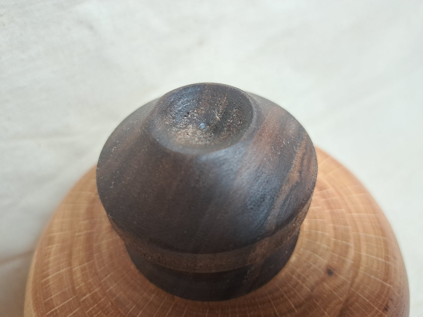 #155 Oak box with Walnut knob