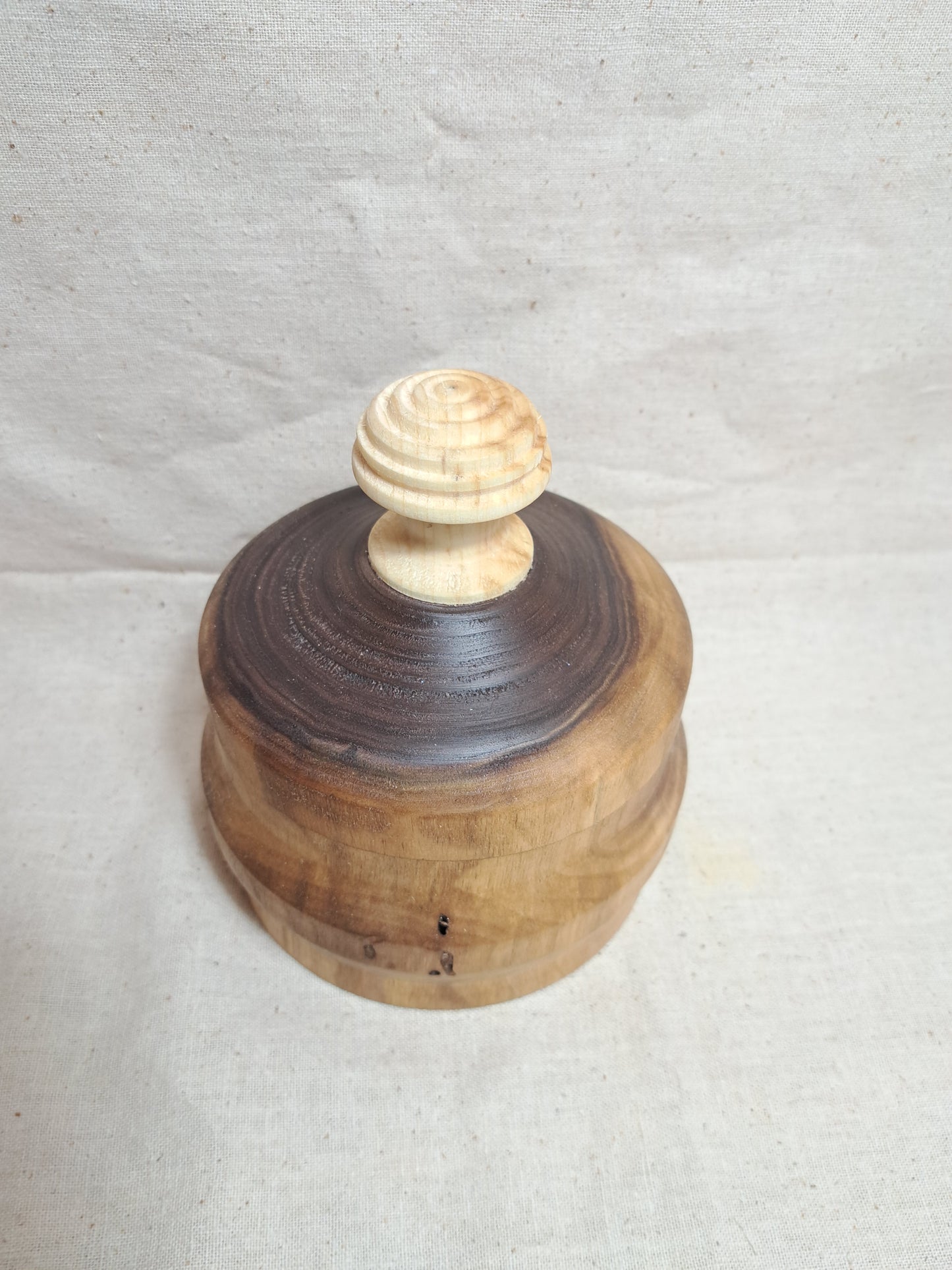 #78 Walnut box with Maple knob