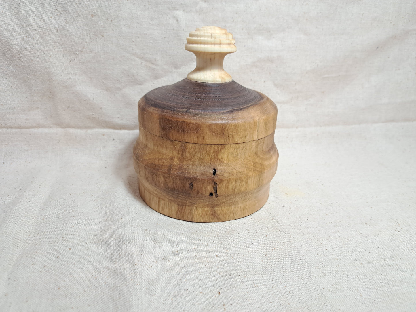 #78 Walnut box with Maple knob