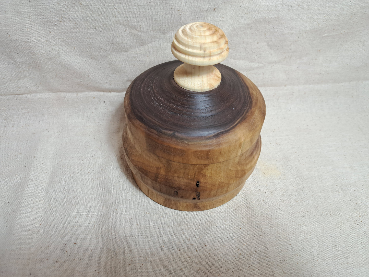 #78 Walnut box with Maple knob