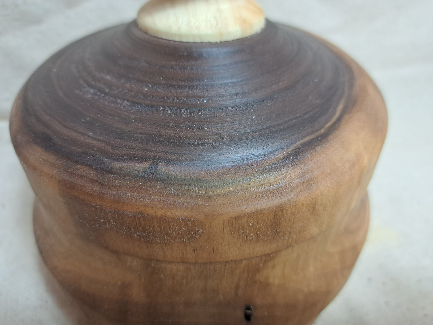 #78 Walnut box with Maple knob