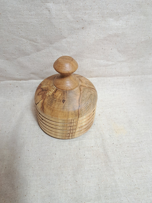 #64 Maple box with Oak knob