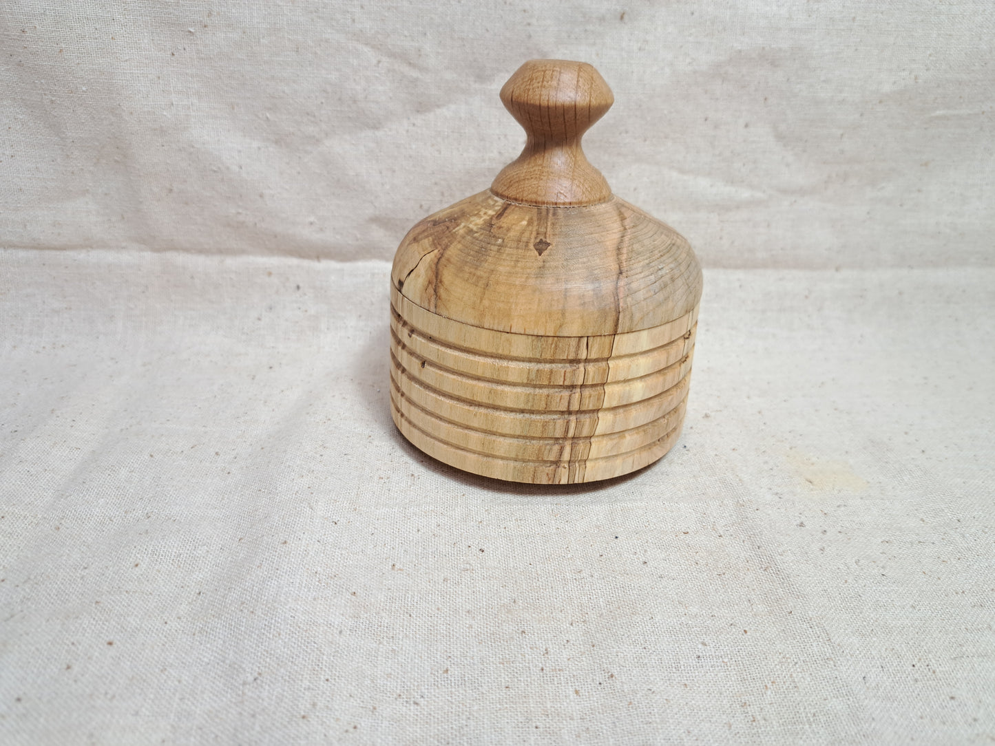 #64 Maple box with Oak knob