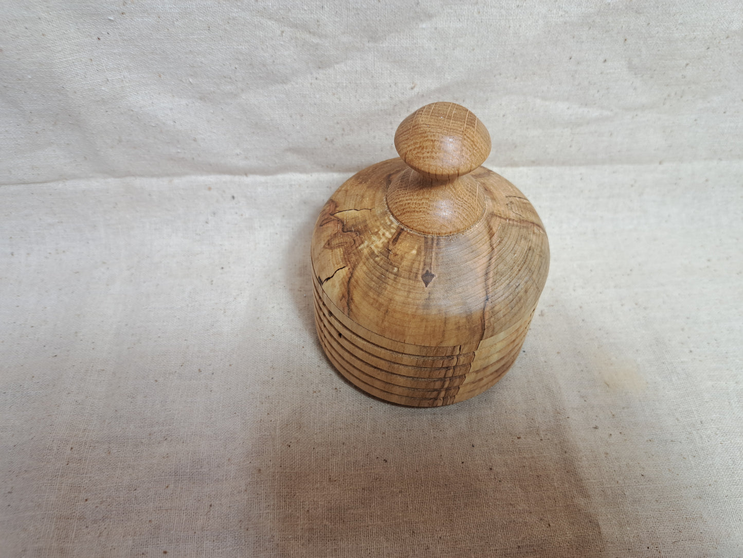 #64 Maple box with Oak knob