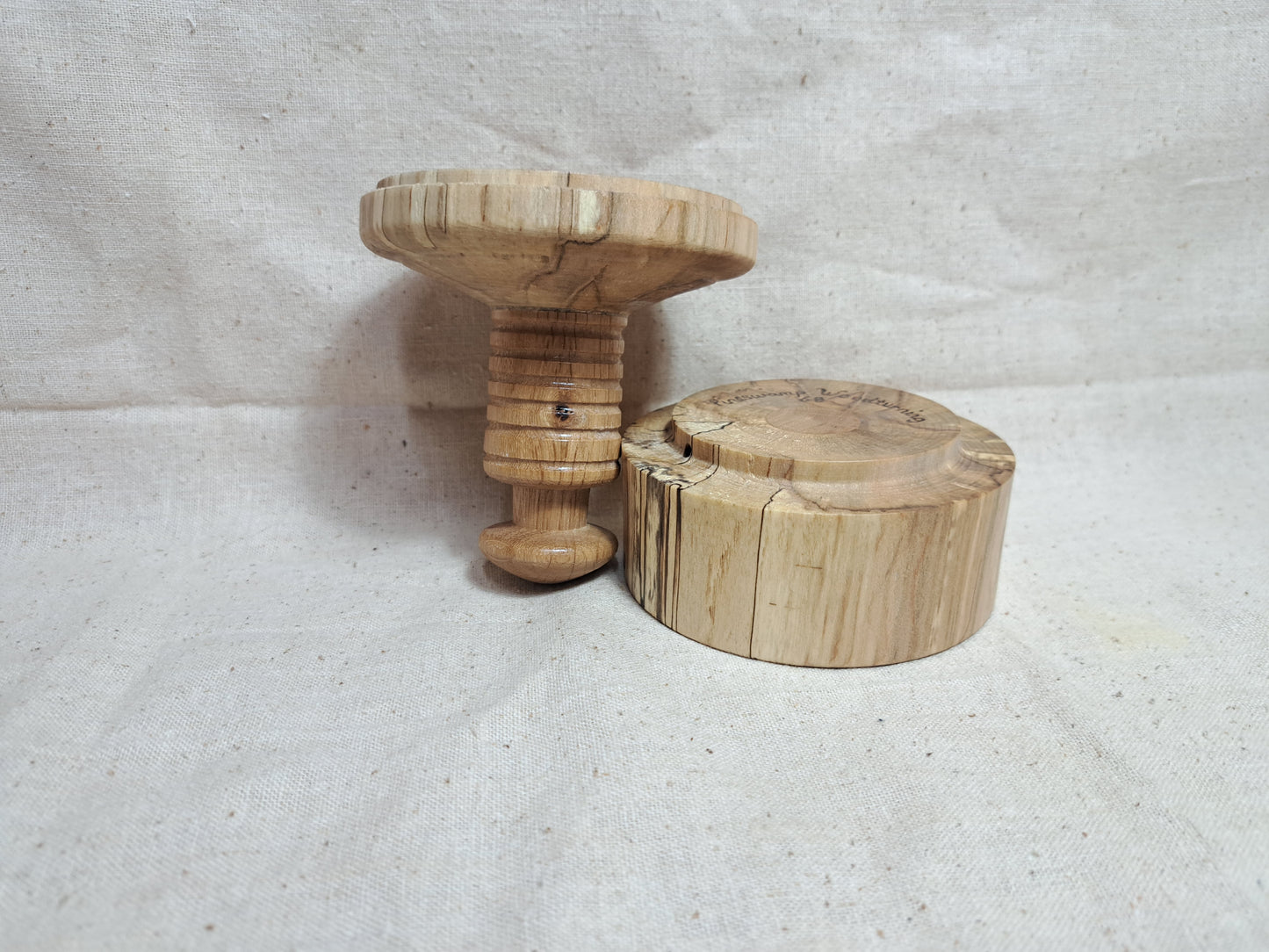 #68 Maple box with Oak knob